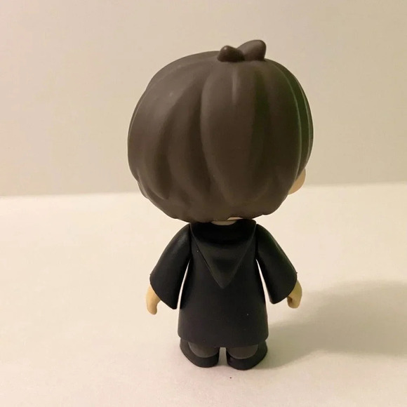 2018  Harry Potter Funko Pop Figure 5 Star Harry in Robe 3 Inch Tall Vinyl Toy - Picture 3 of 10